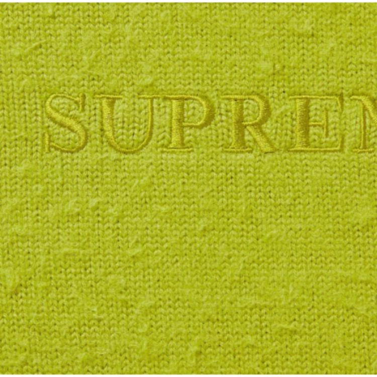 Supreme FW23 WEEK18 PILLED SWEATER Logo