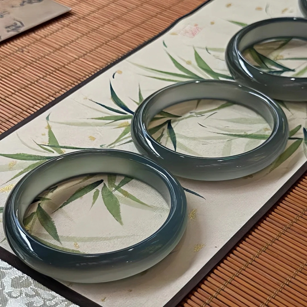 谧月珠宝 中式国潮国风复古典雅 小众设计高级清冷清透轻奢通勤旗袍 精致素净莹润光亮圆条甜蜜饰爱显白 玛瑙 玉石手镯 女款