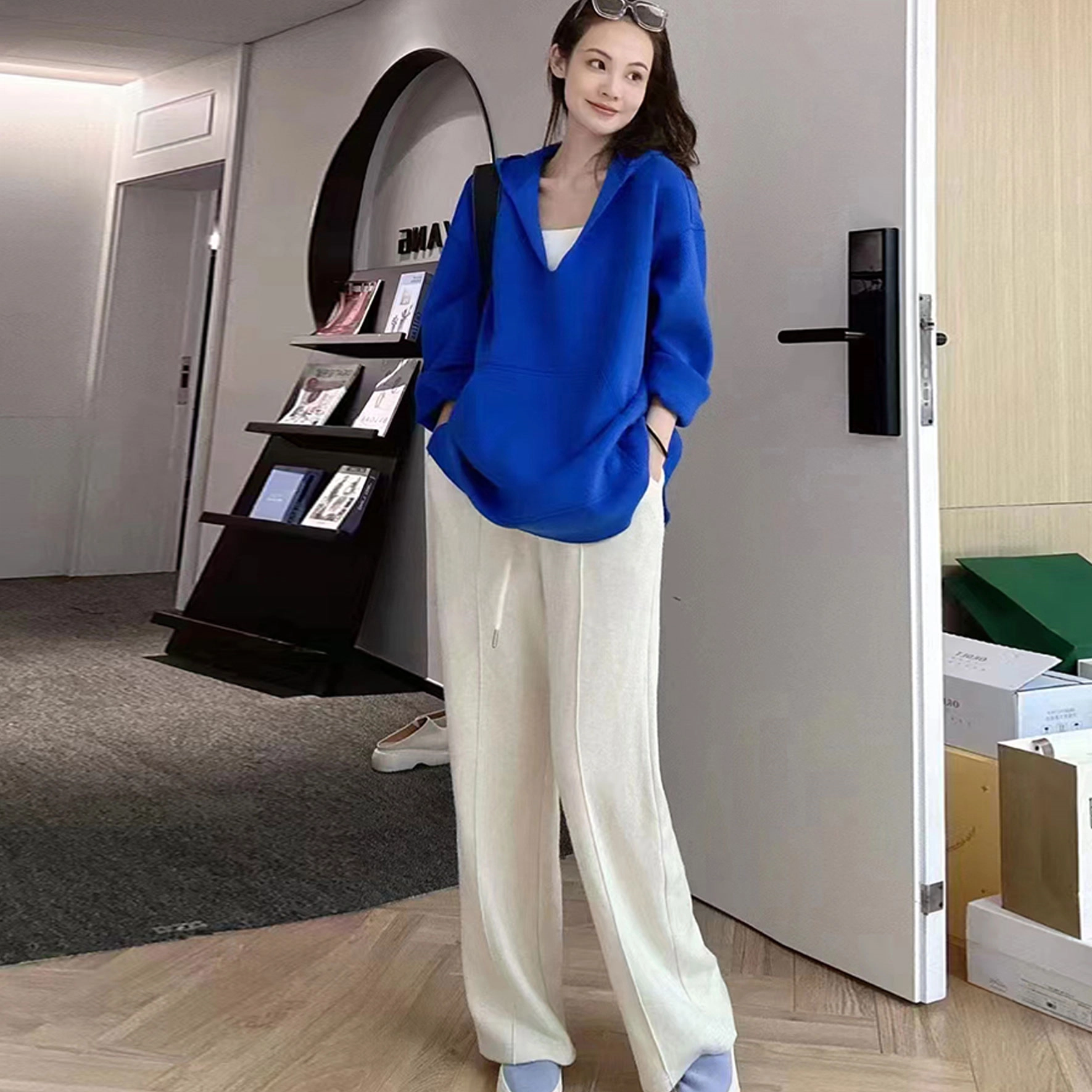 美洋 纯色连帽宽松套头毛呢卫衣 女款