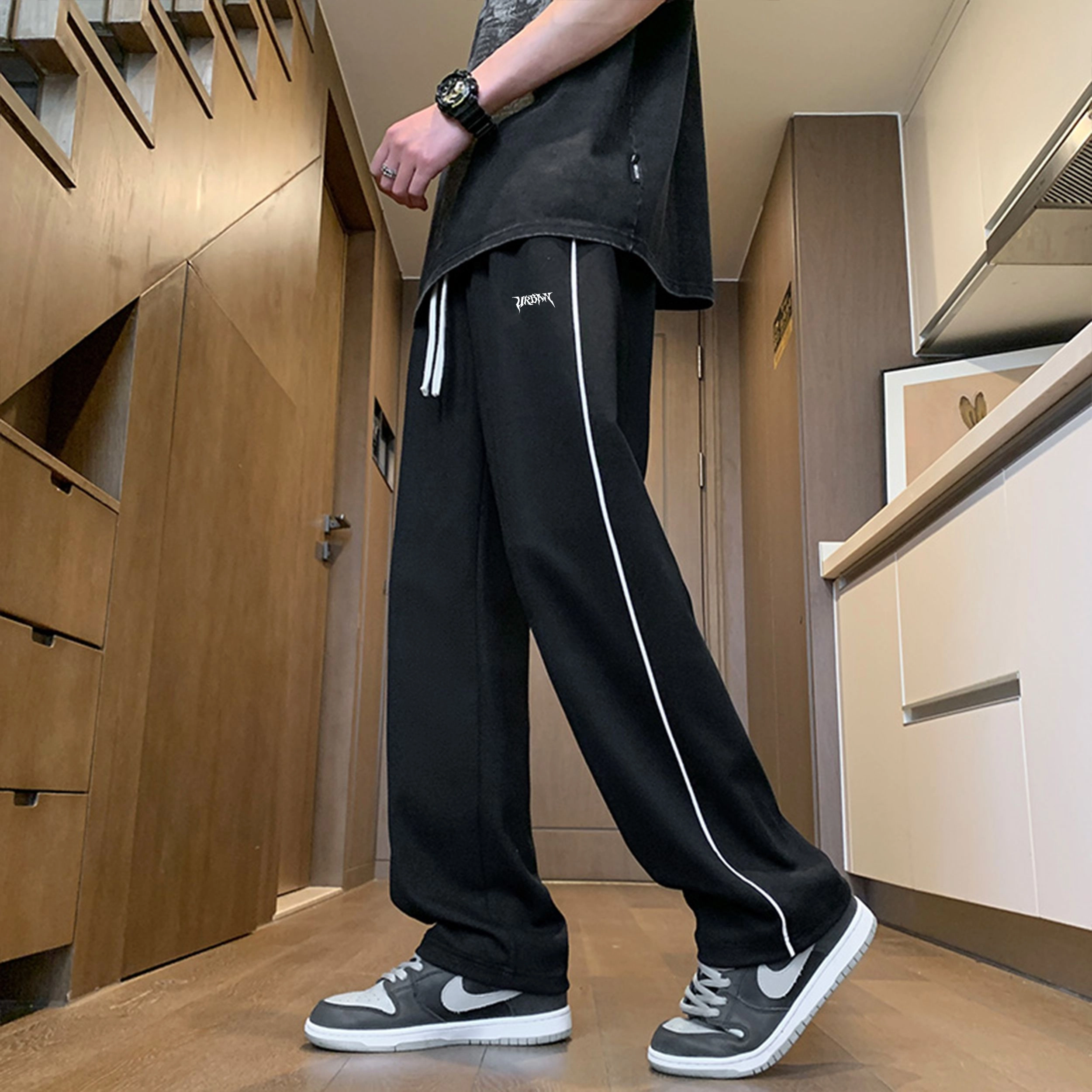 URBAN AUTHENTIC logo