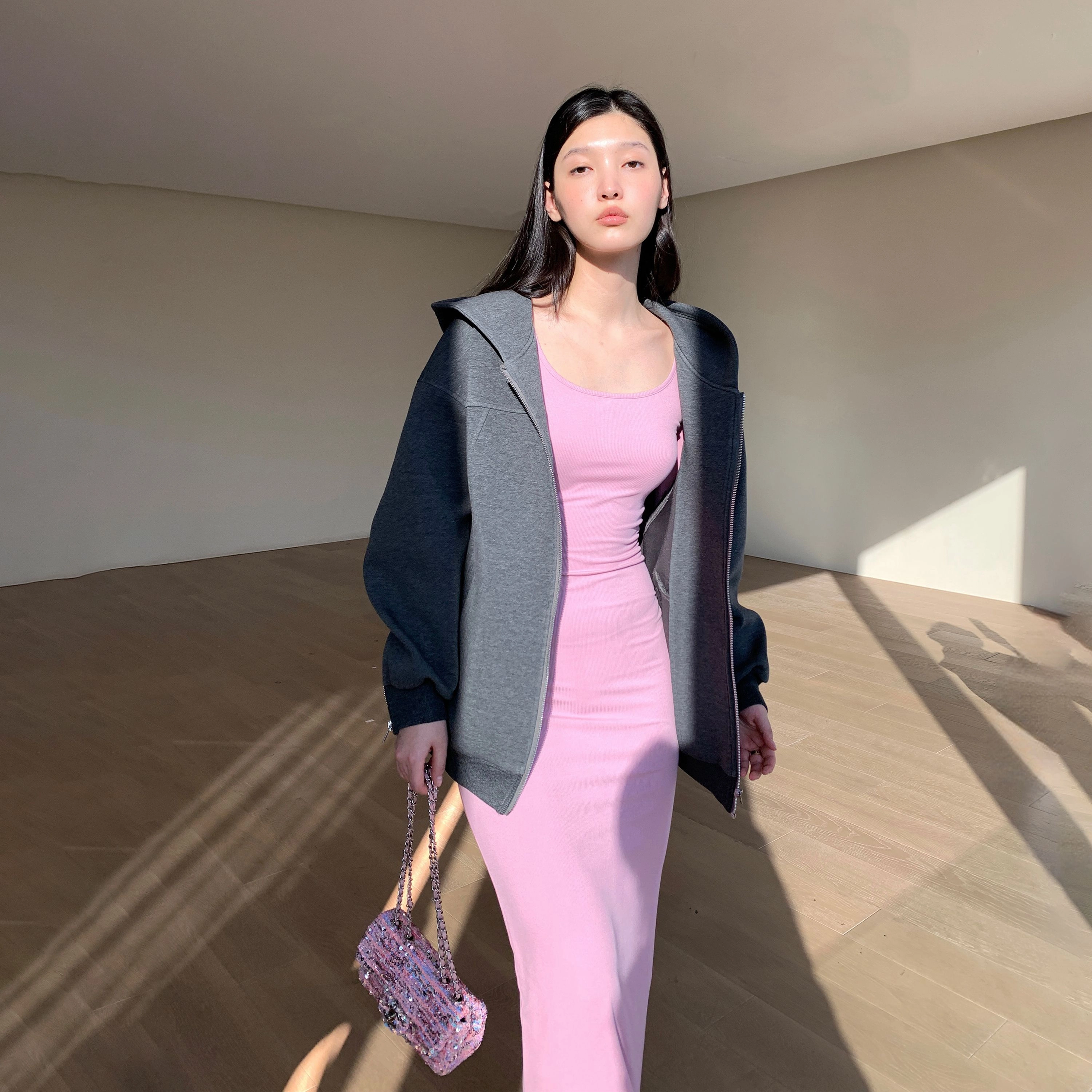 周淼 纯色连帽落肩宽松休闲拉链卫衣 女款