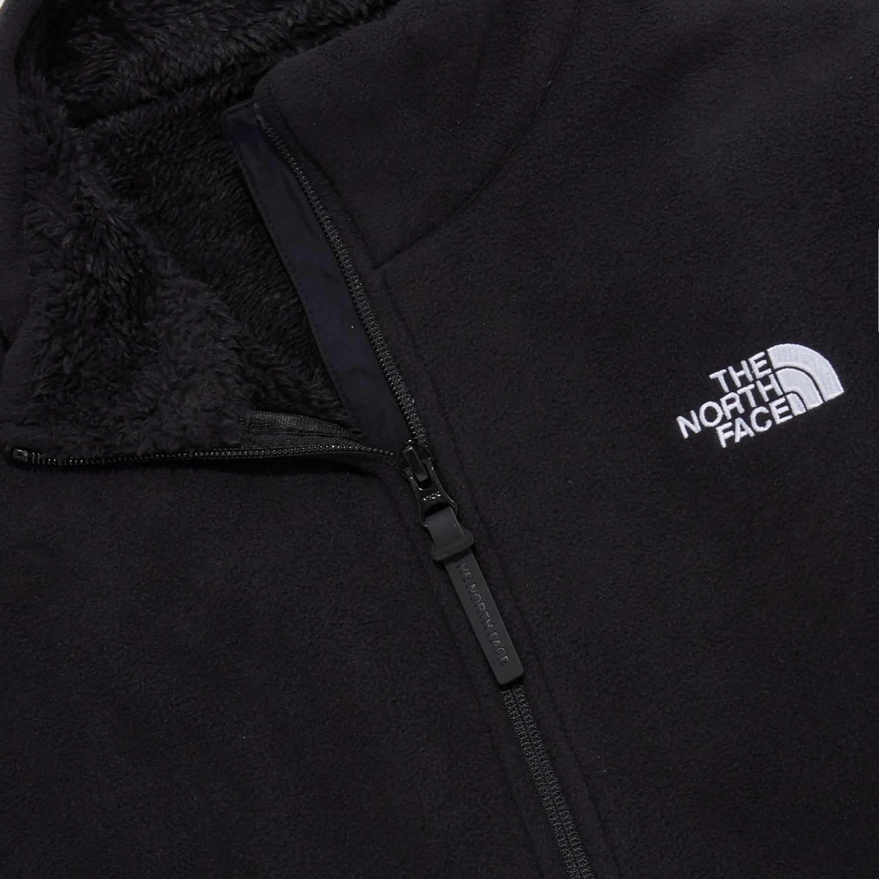 THE NORTH FACE FURRY FLEECE logo