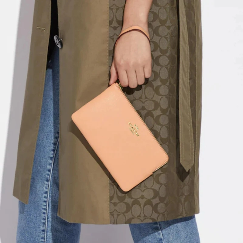 COACH Corner Zip 20