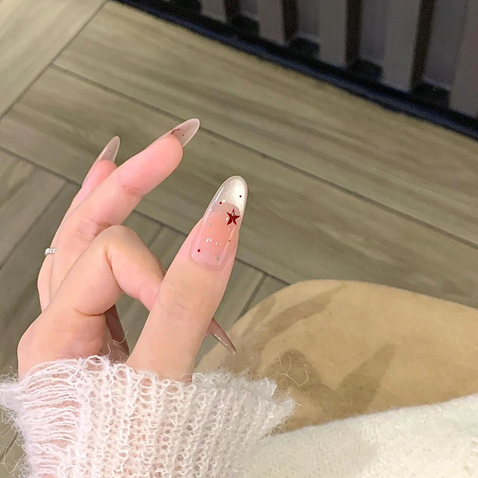 柚予颜 手工穿戴甲冰透星星少女甜美猫眼美甲  杏仁裸色渐变 纯欲