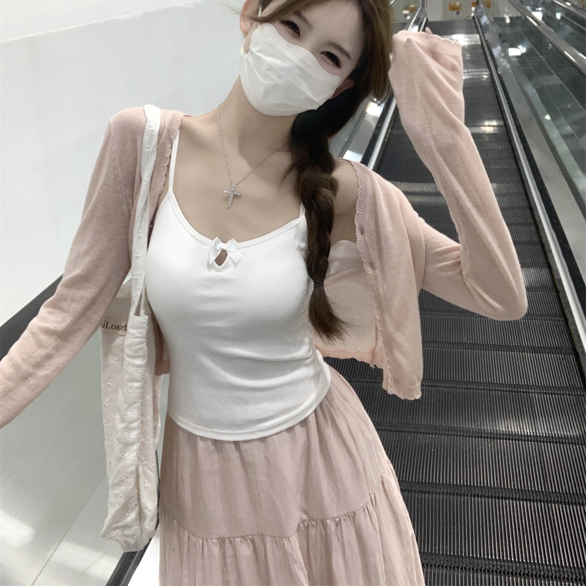水中花 秋季韩系修身镂空蝴蝶结含胸垫短款百搭背心吊带 女款