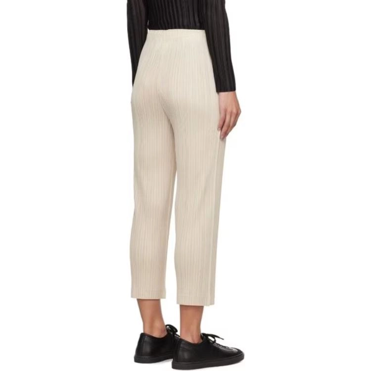 PLEATS PLEASE ISSEY MIYAKE