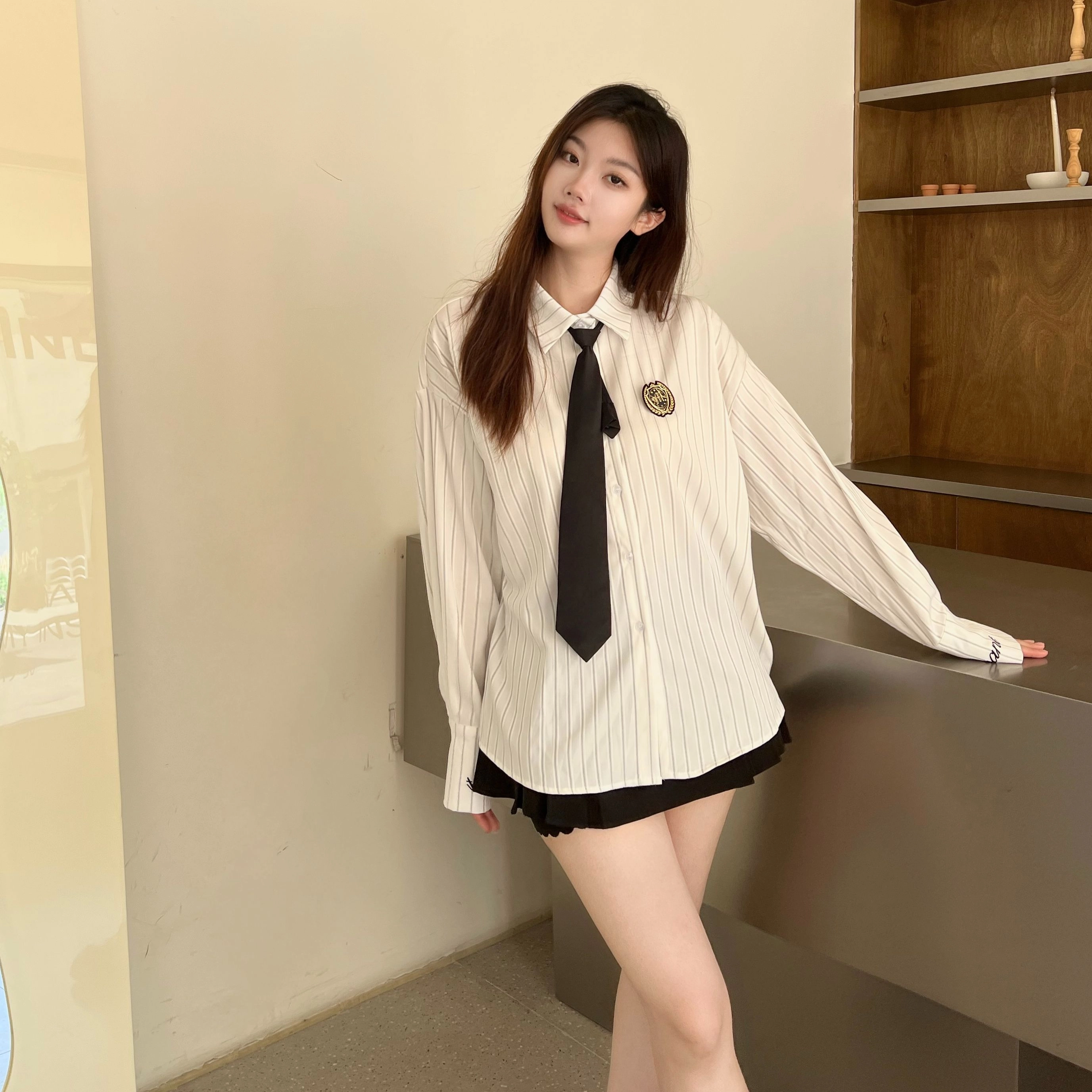 九条喵 竖条纹刺绣宽松长袖带领带制服 女款 象牙白