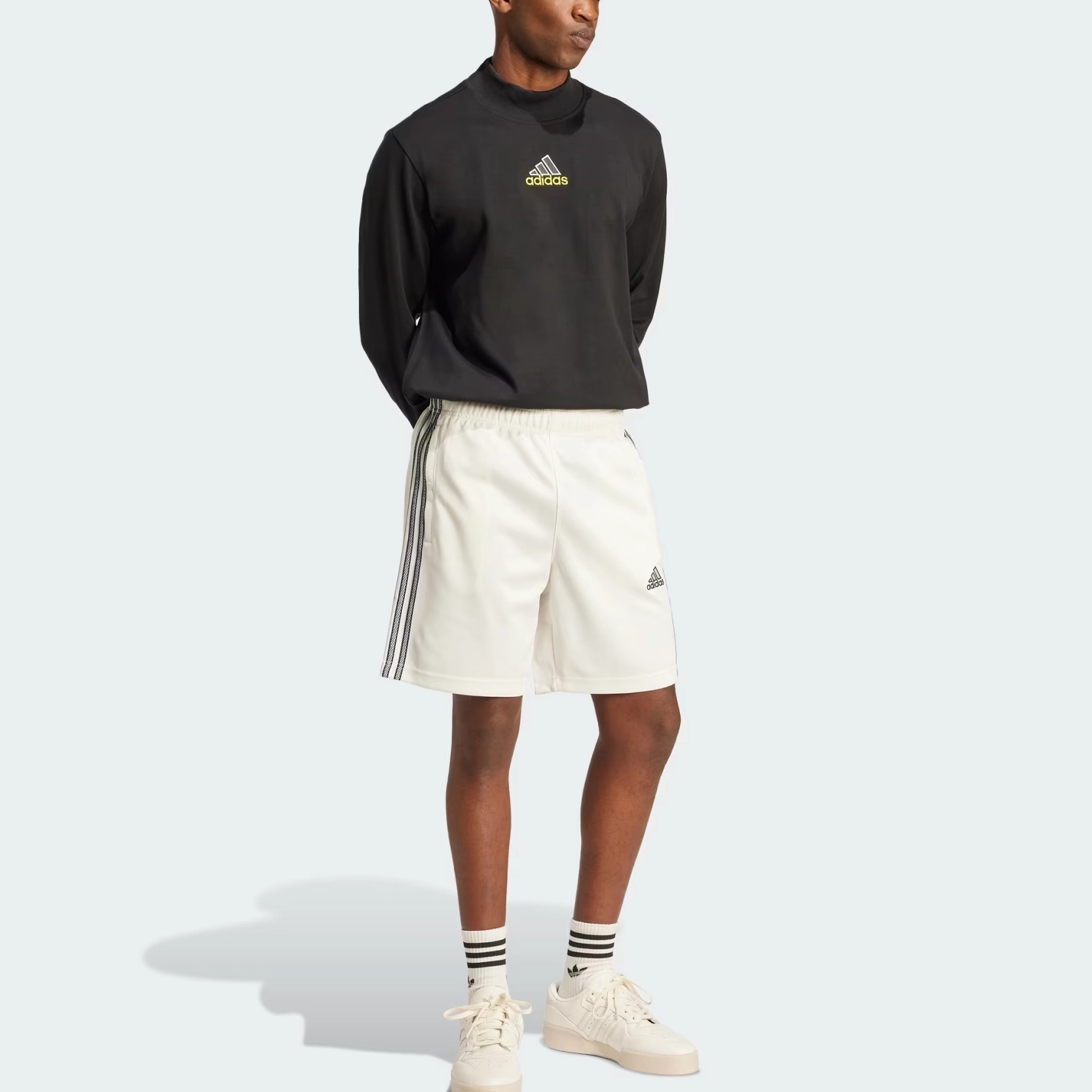 adidas Q1 logoT