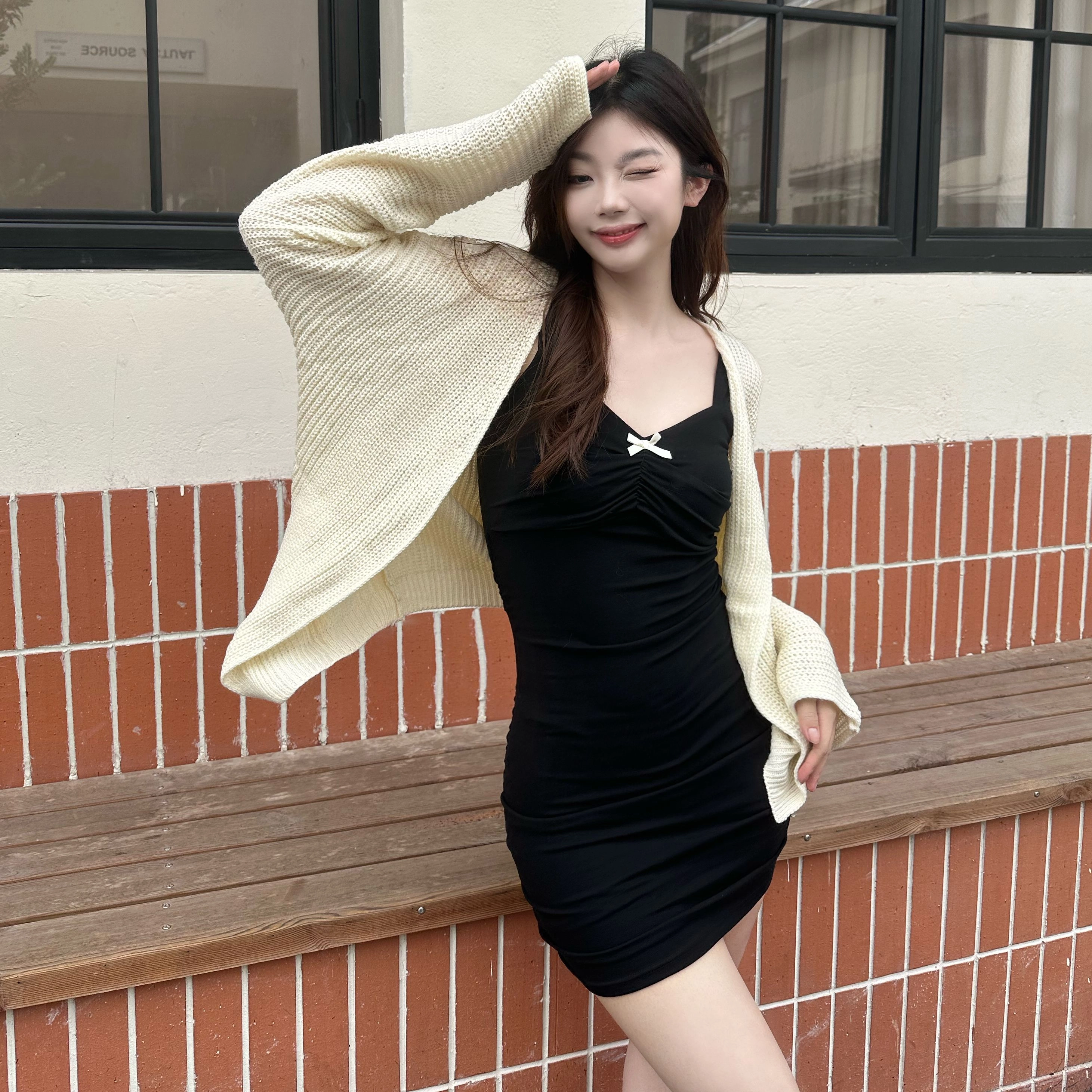 九条喵 纯色针织开衫包臀短款吊带连衣裙套装制服 女款