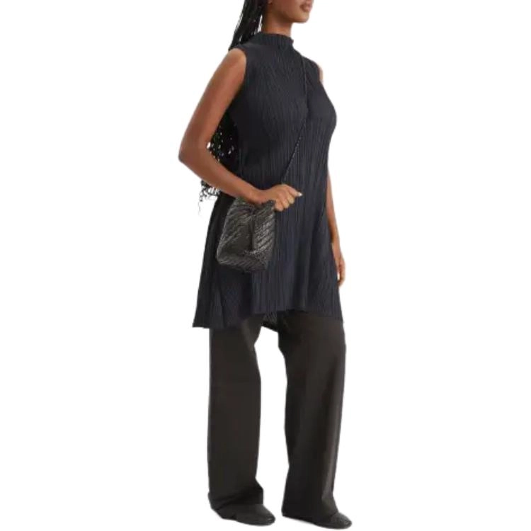 PLEATS PLEASE ISSEY MIYAKE