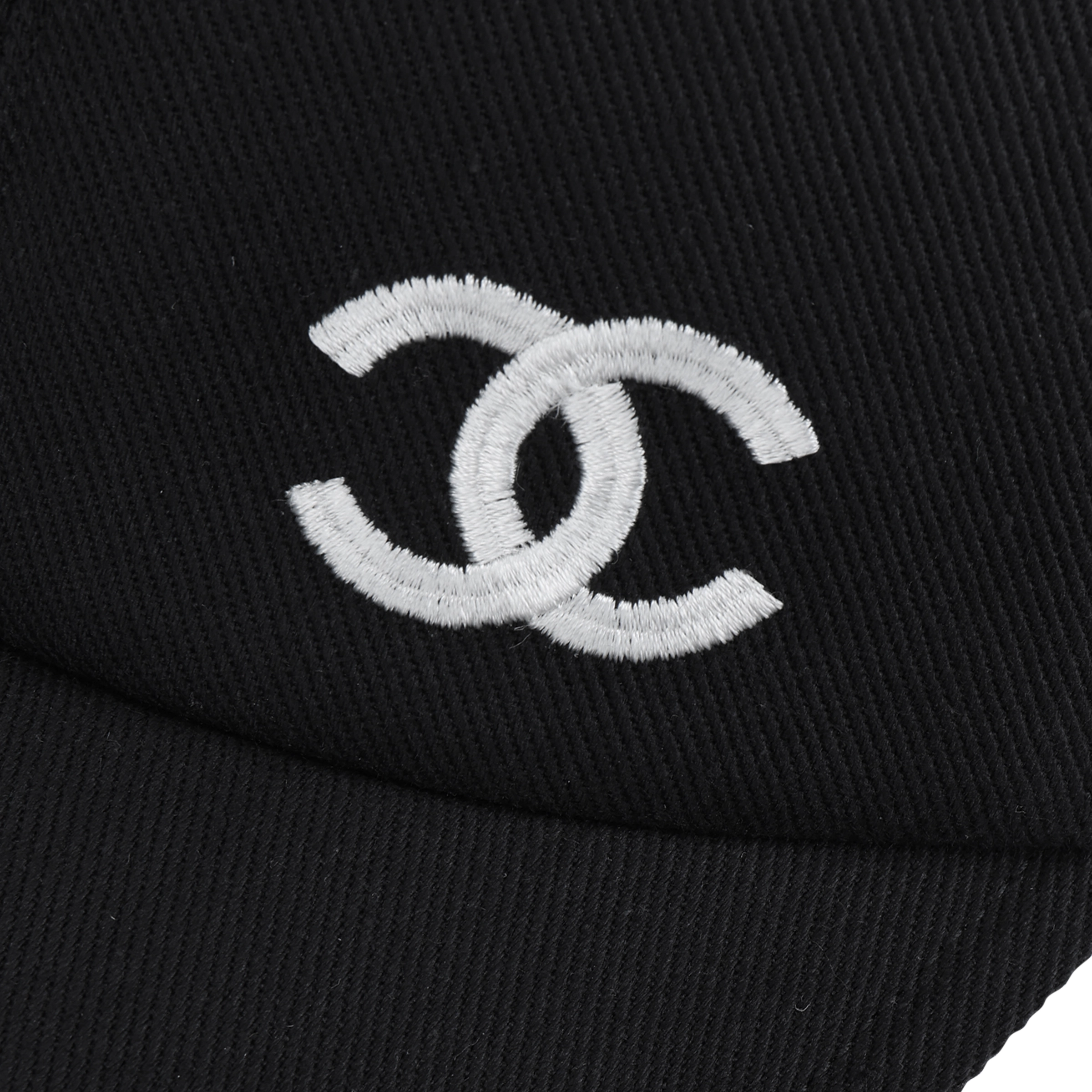 CHANEL 25P Logo -