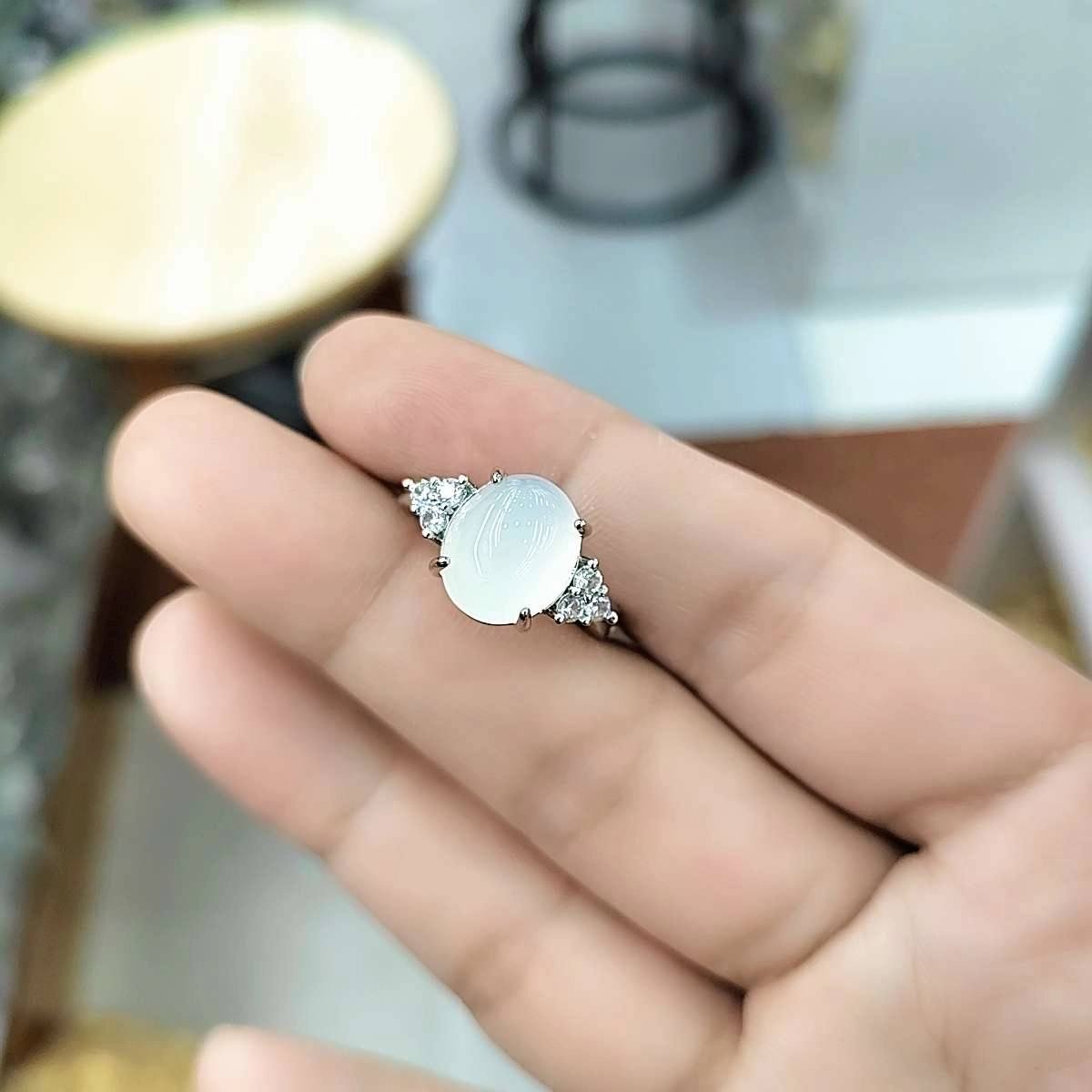 赐帛 简约精致轻奢复古国风气质优雅小众清冷高级感温婉细腻白月光白色恋人桃花运连连#好运 玉髓 戒指 男女同款情侣款
