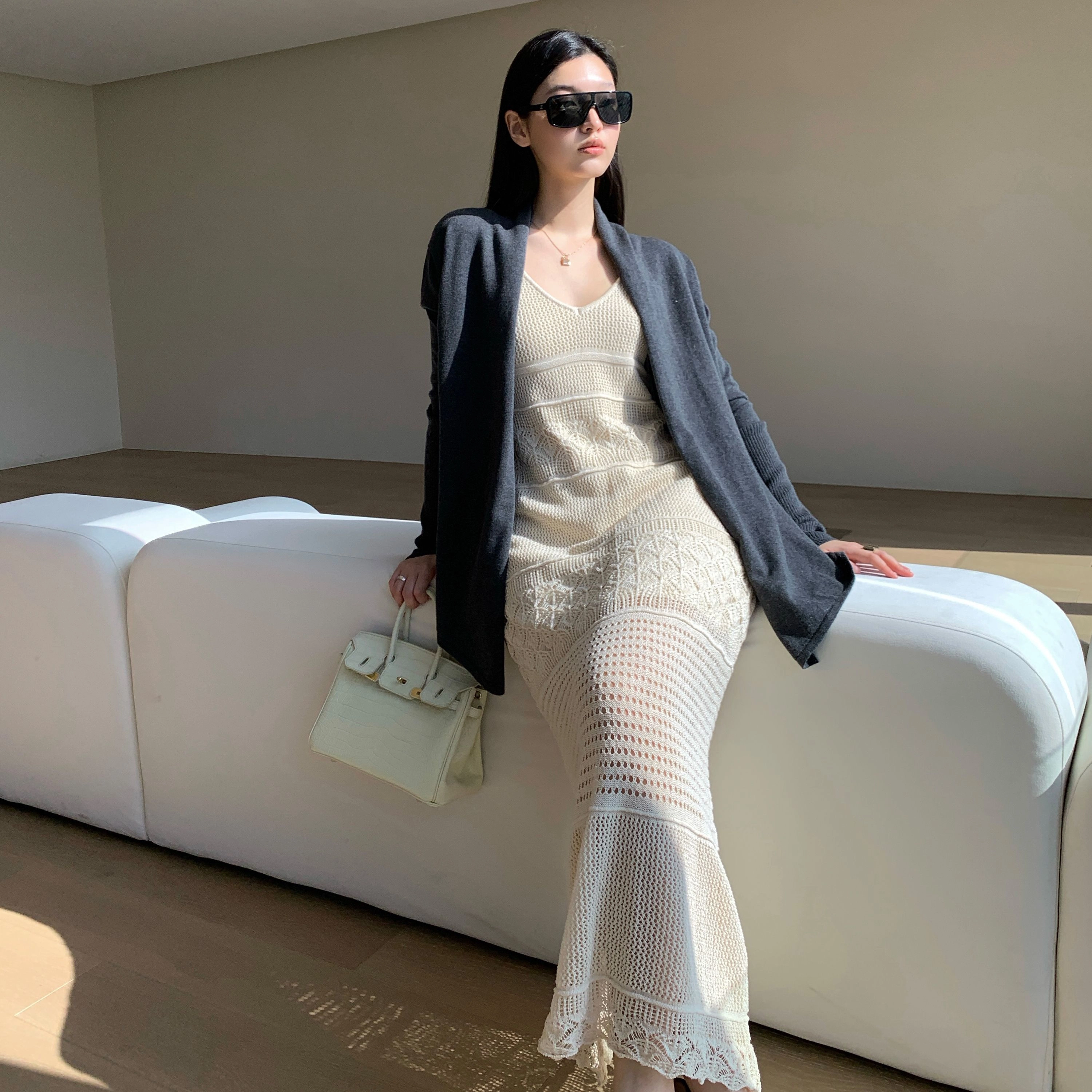 周淼 纯色设计气质高级感开衫针织衫 女款