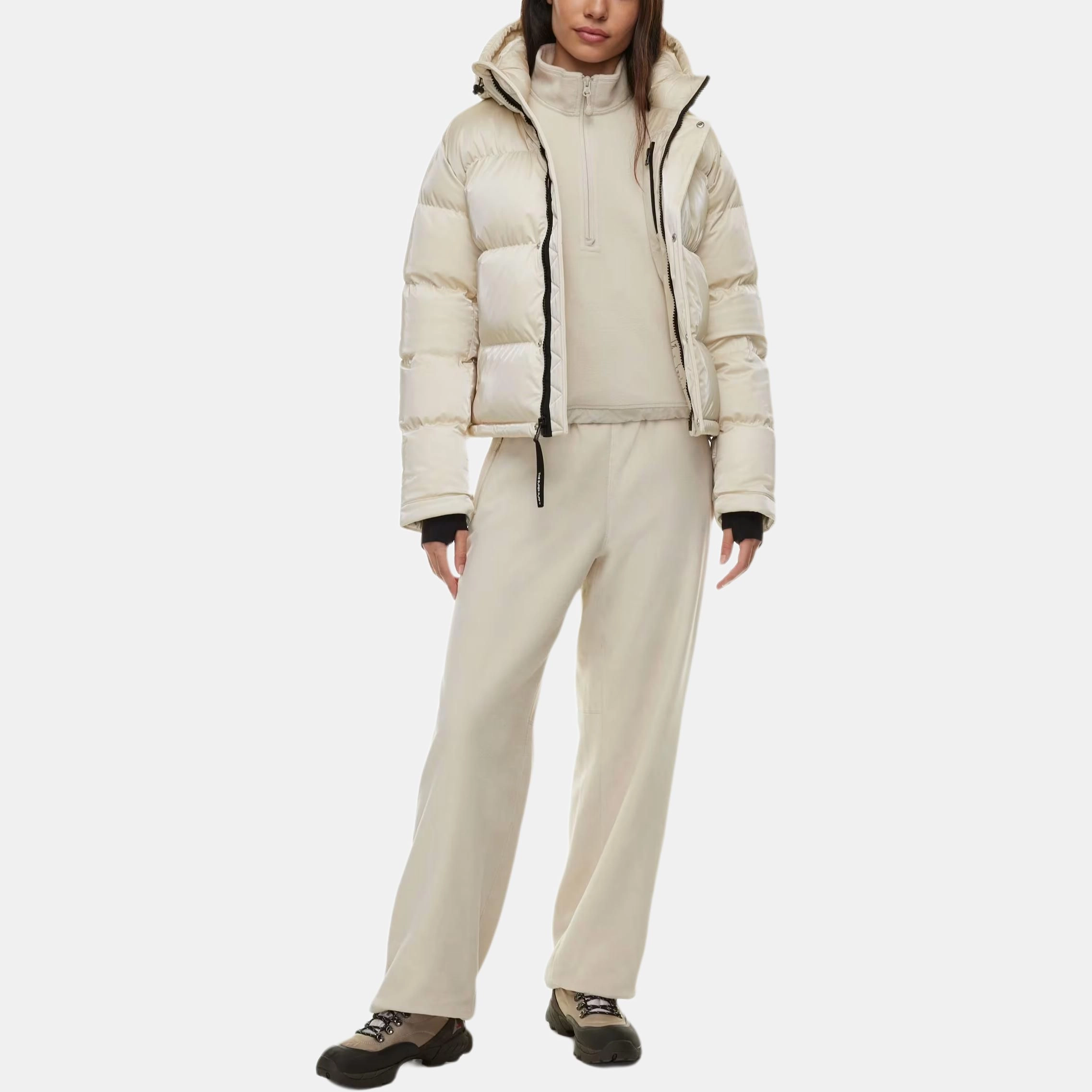 ARITZIA Super Puff Liquid Shine Shorty 4