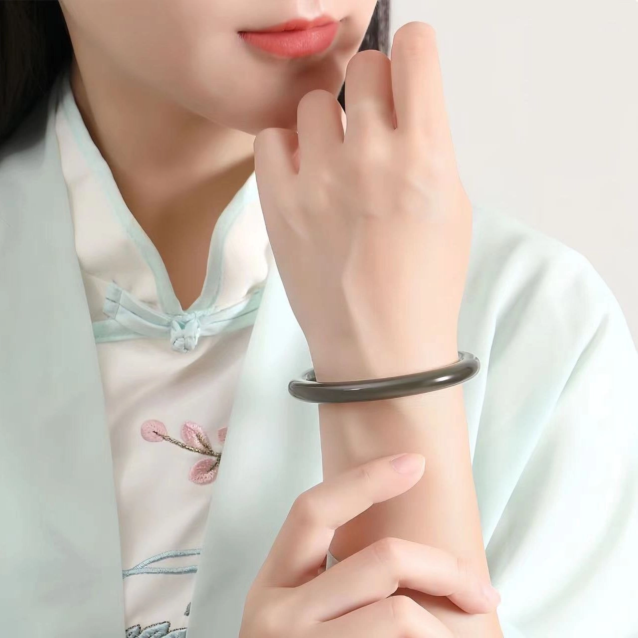 百慕眸 青梅绿国风复古 玉髓 玉石手镯 女款