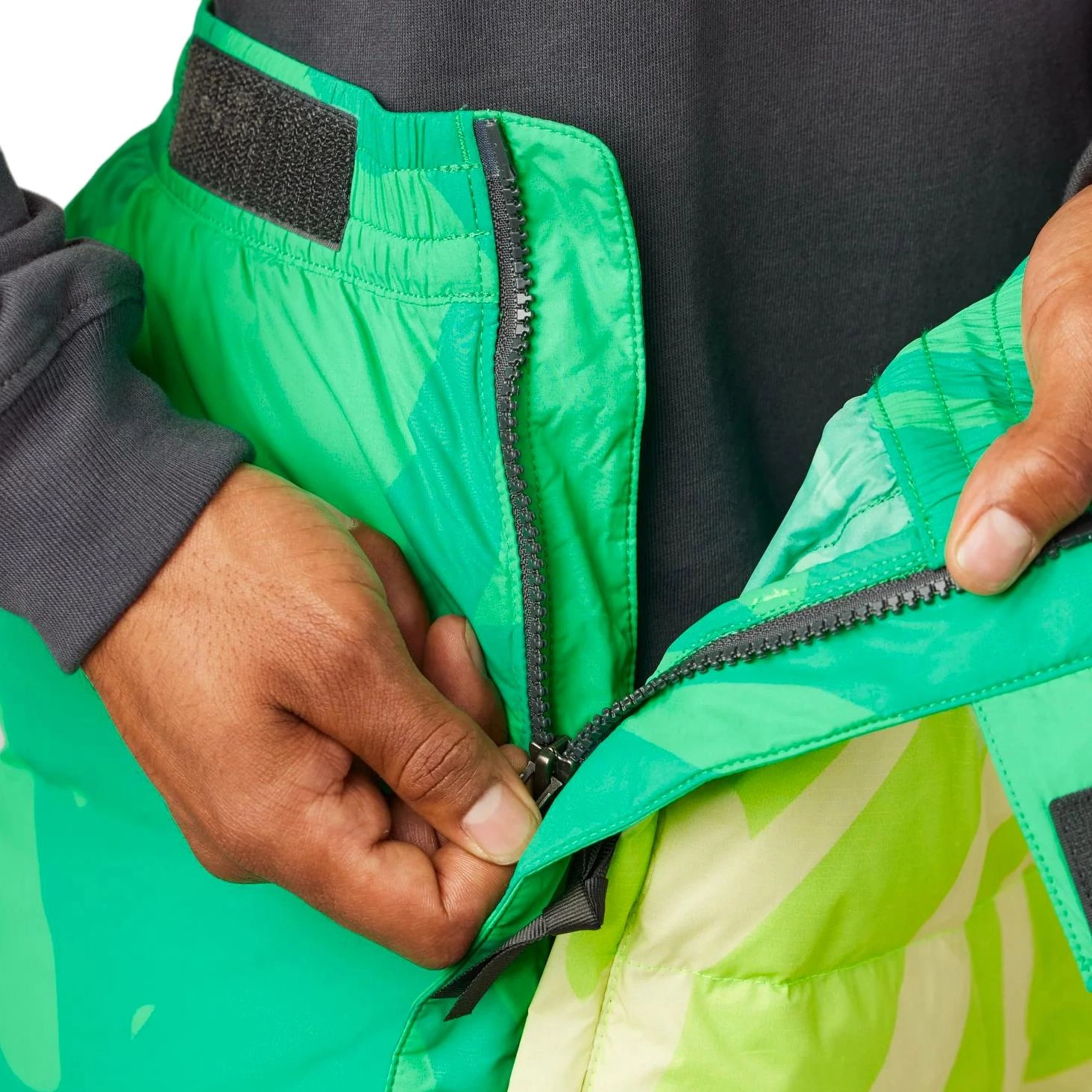 THE NORTH FACE x KAWS