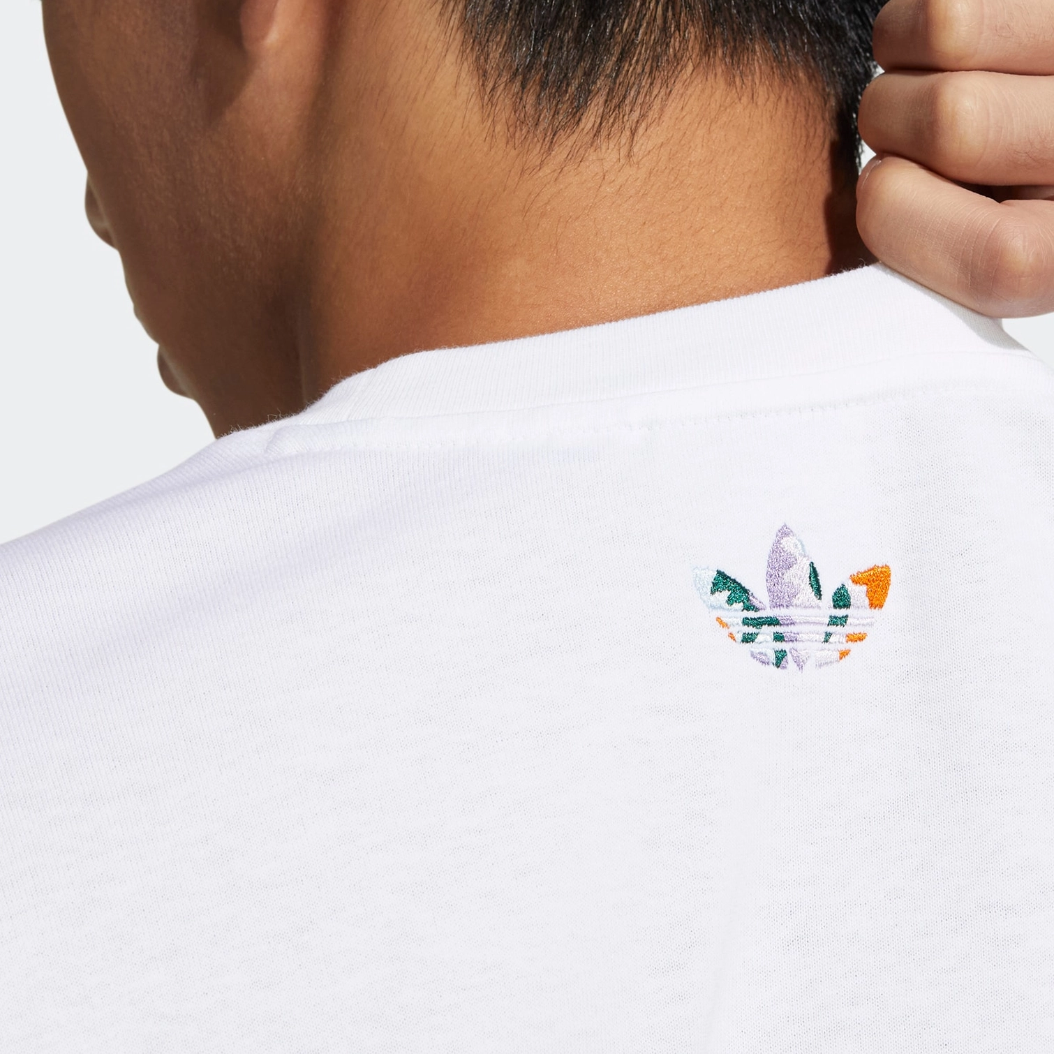 adidas originals SS22 LogoT