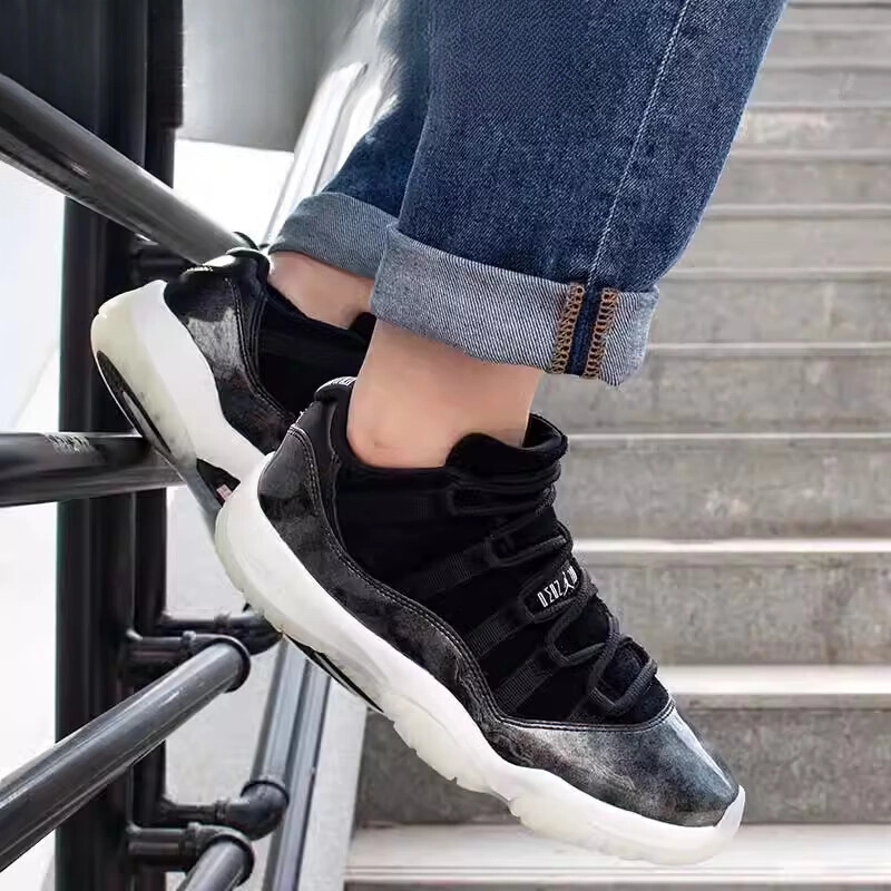 Jordan Air Jordan 11 Low Barons GS