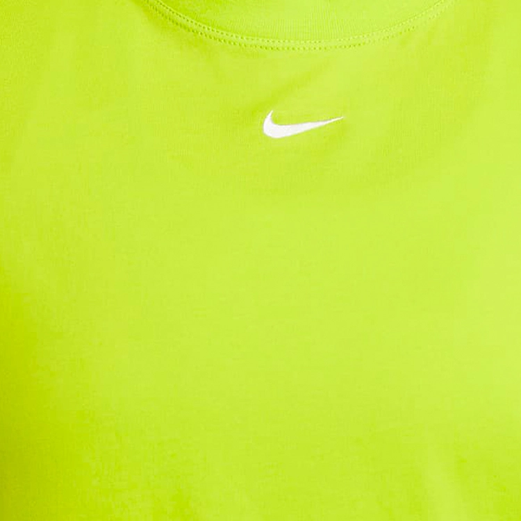 Nike Sportswear Essential Logo T
