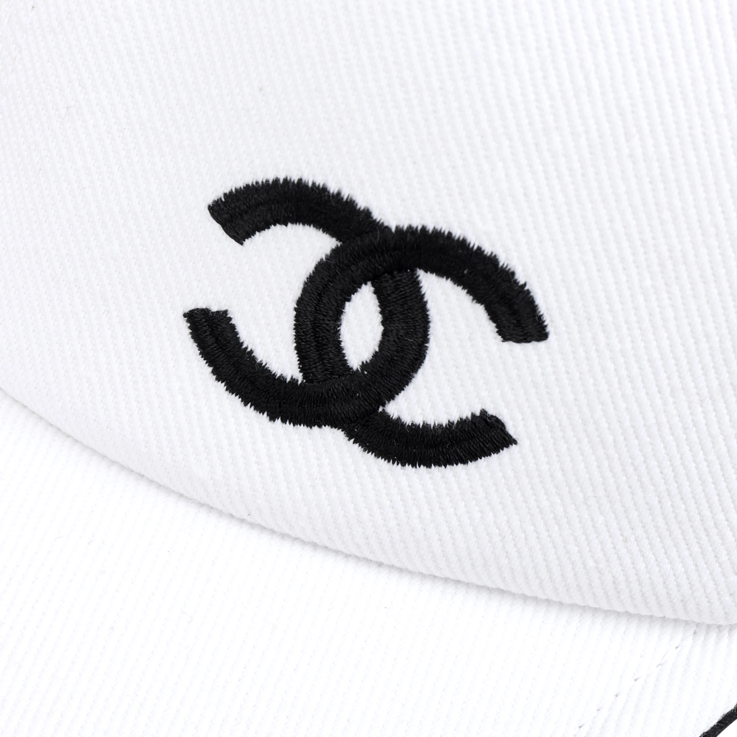 CHANEL 25P Logo -