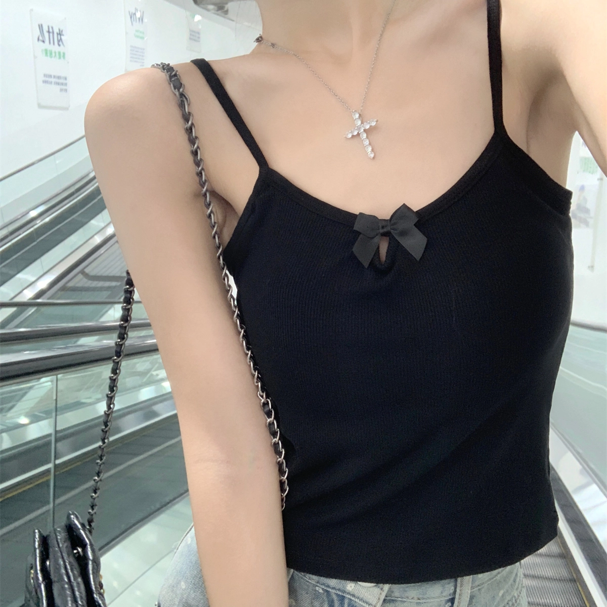 水中花 秋季韩系修身镂空蝴蝶结含胸垫短款百搭背心吊带 女款