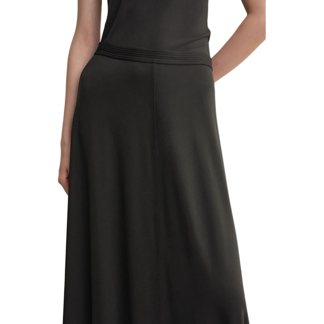 TOTEME SS25
