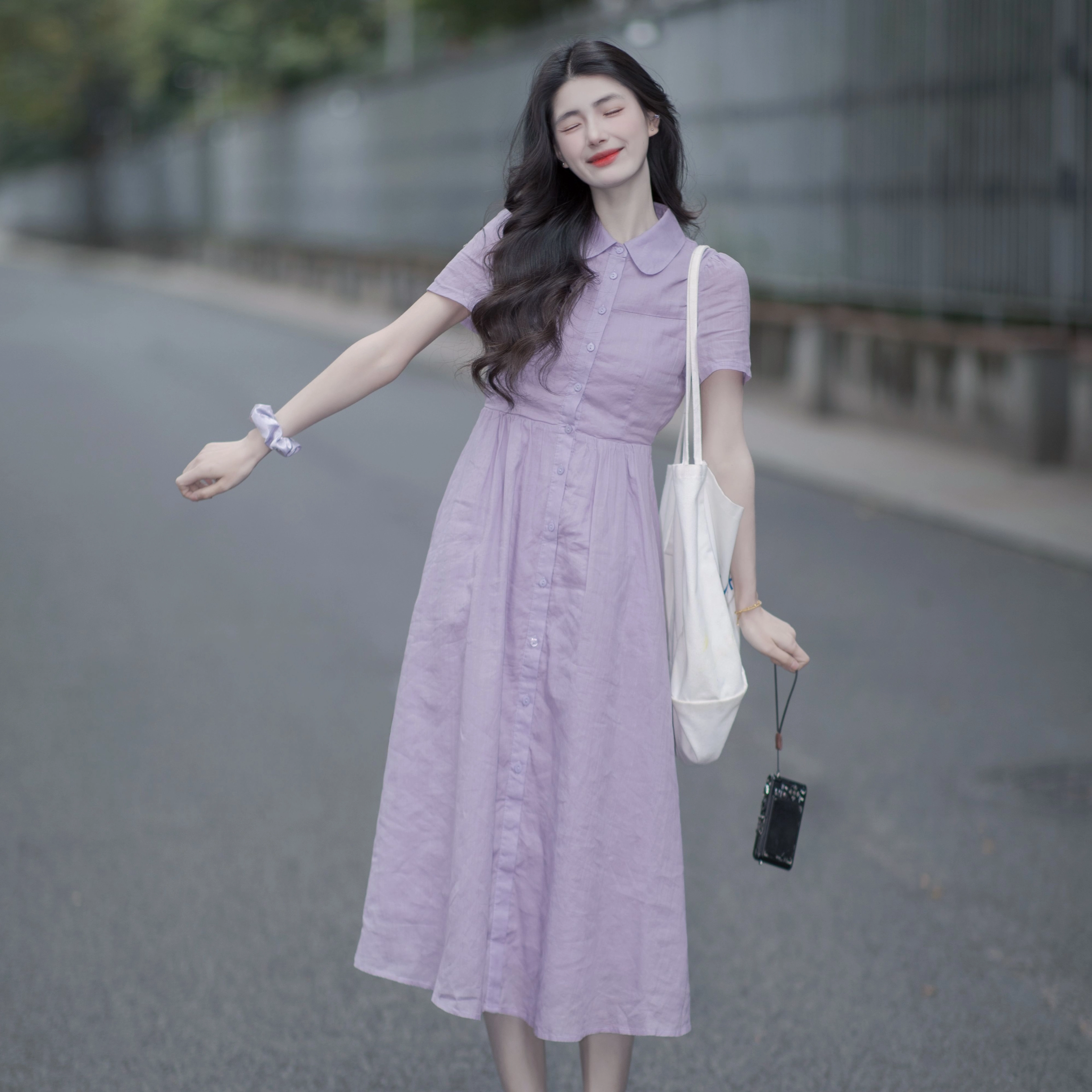茵曼 法式复古娃娃领气质泡泡袖中长短袖连衣裙 女款 浅蓝色