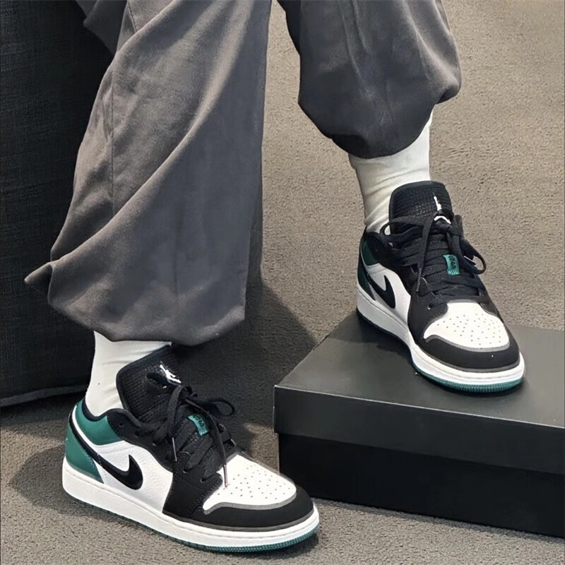 Air Jordan 1 Low GS "Mystic green"