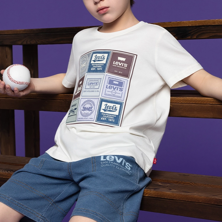 Levi's T
