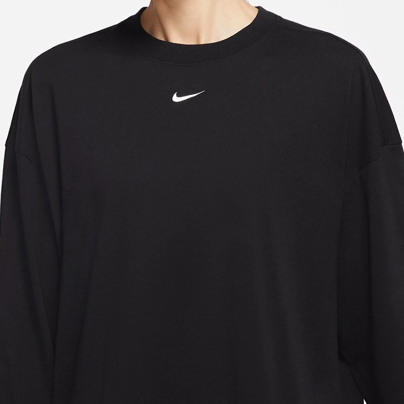 Nike Sportswear Essential Logo