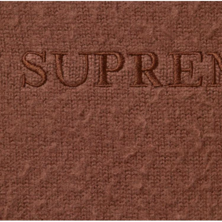 Supreme FW23 WEEK18 PILLED SWEATER Logo