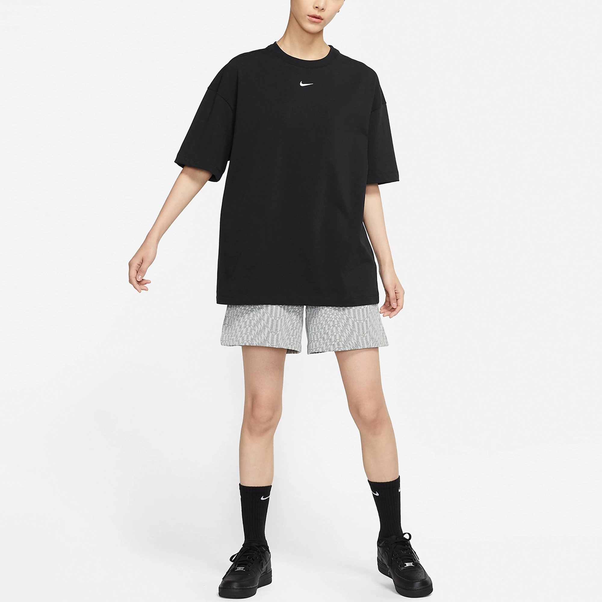 Nike Sportswear Essential Logo T