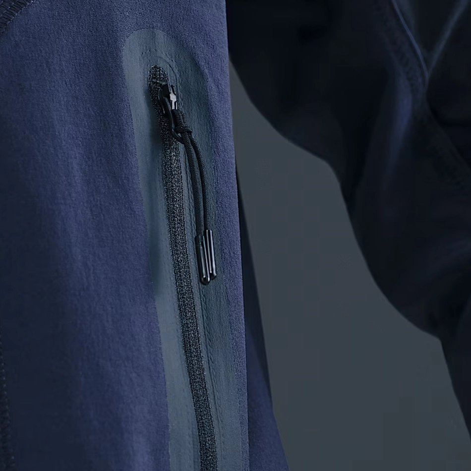 Nike Dri-Fit Tech Windrunner Swoosh