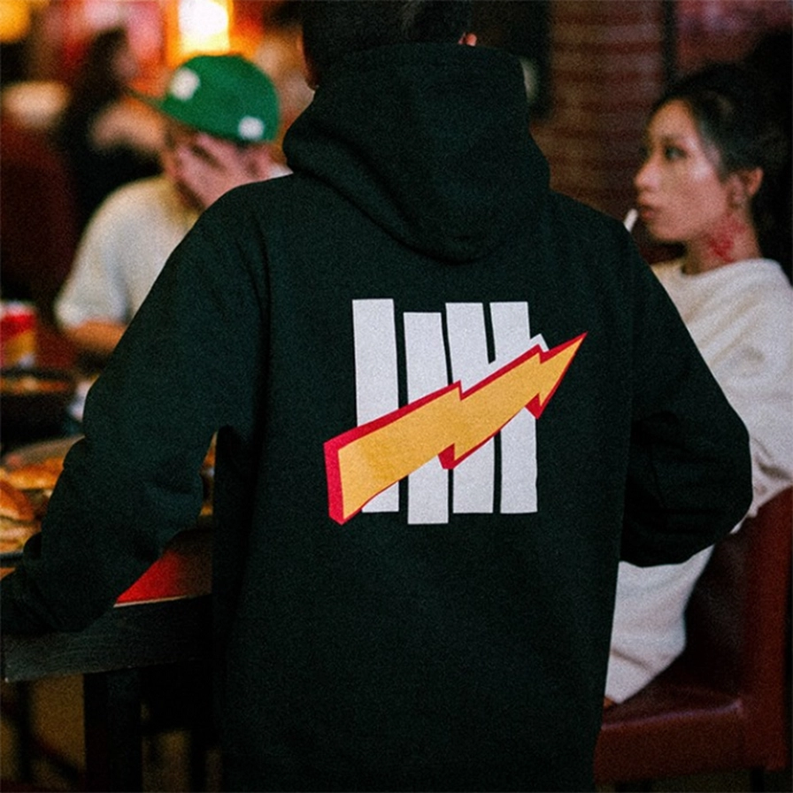 UNDEFEATED Logo