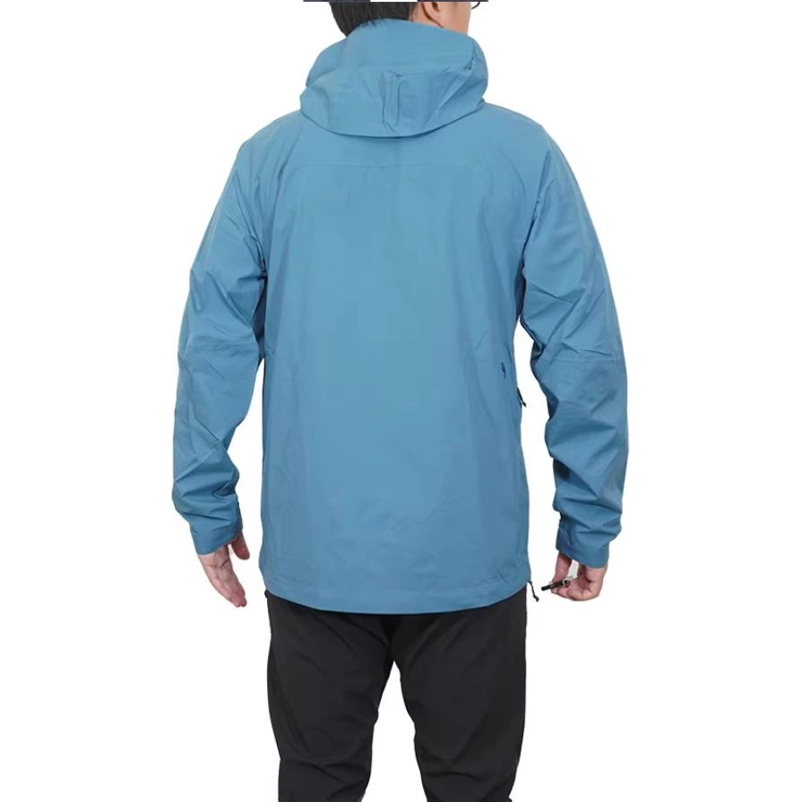MOUNTAIN HARDWEAR Logo
