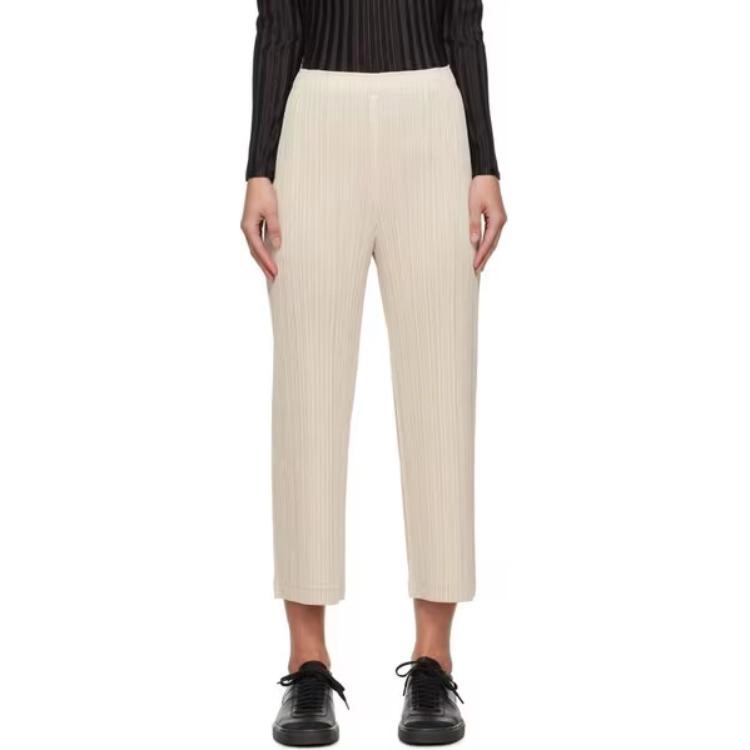 PLEATS PLEASE ISSEY MIYAKE