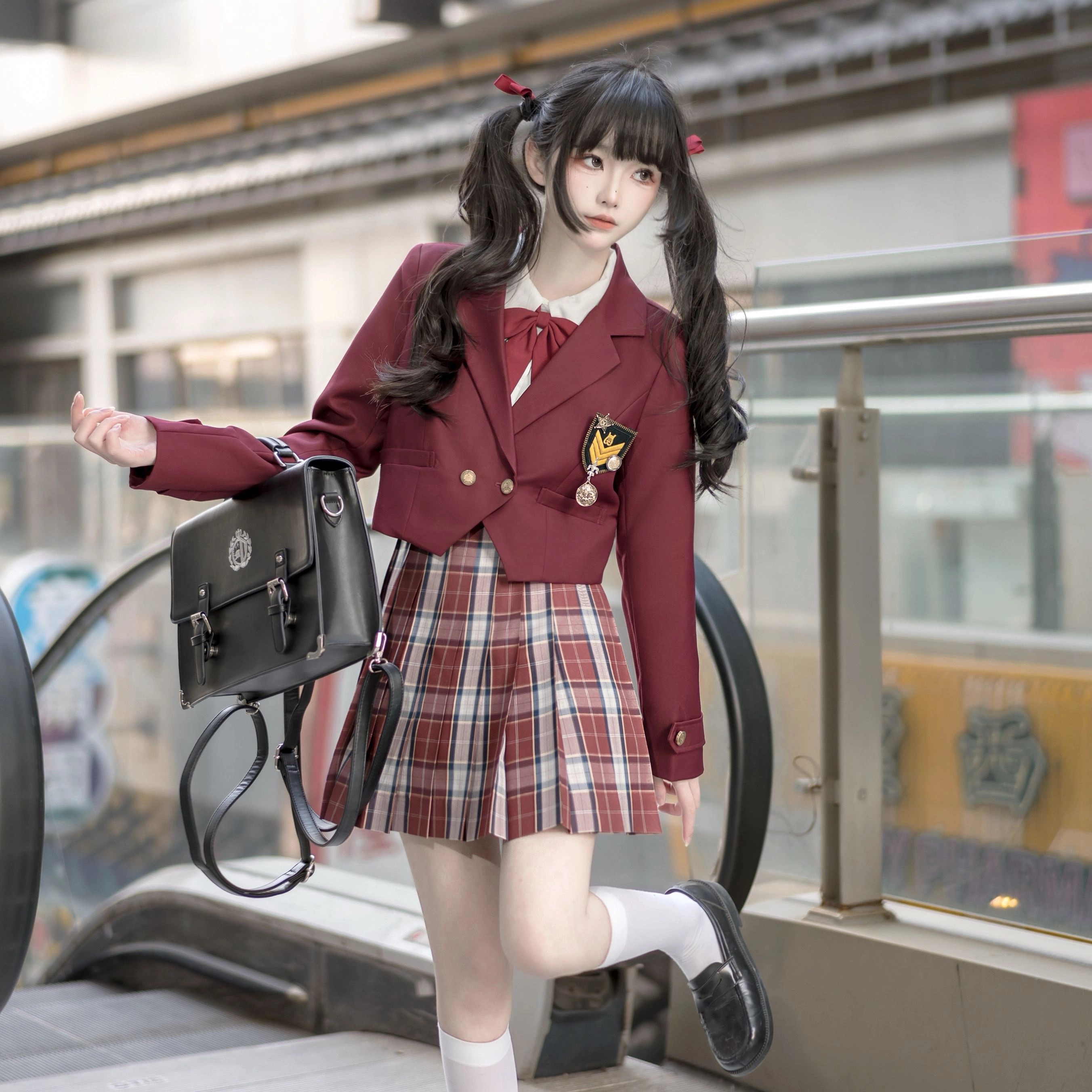 高桥十一 纯色徽章短款西服 女款 红色