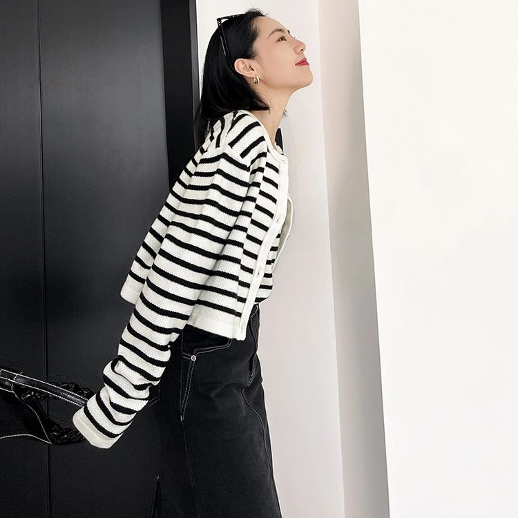 美洋 条纹单排扣针织衫 女款 白色
