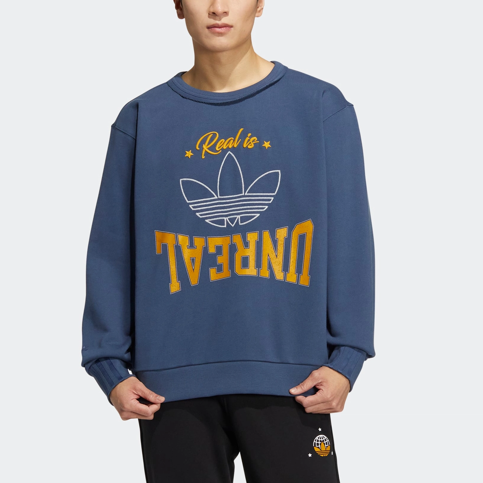 adidas originals FW22 Logo