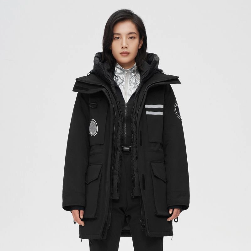 波司登 极寒工装多口袋撞色帽反光条防风鹅绒羽绒服 女款