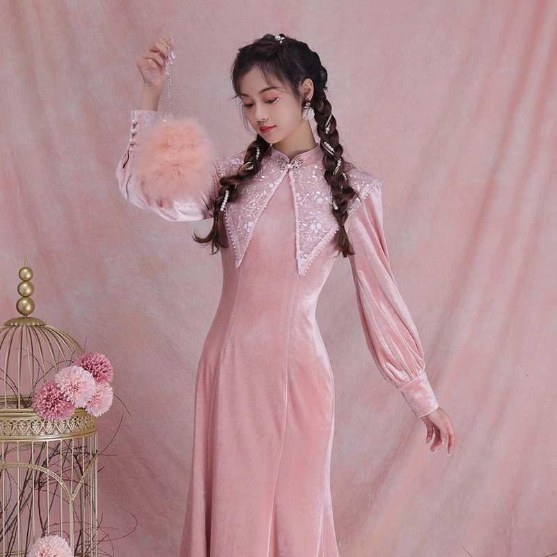 槿爷东方 粉桃酪 法式珠片云肩假两件鱼尾裙丝绒旗袍 女款 粉色