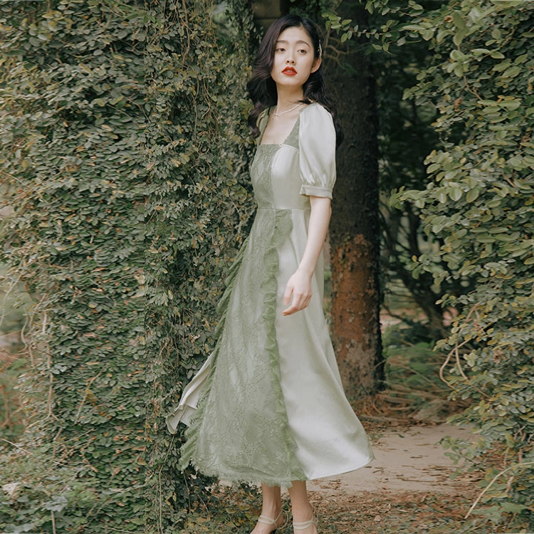 《绿蔷薇》绿色方领拼接蕾丝花边浪漫度假长款短袖连衣裙 女款