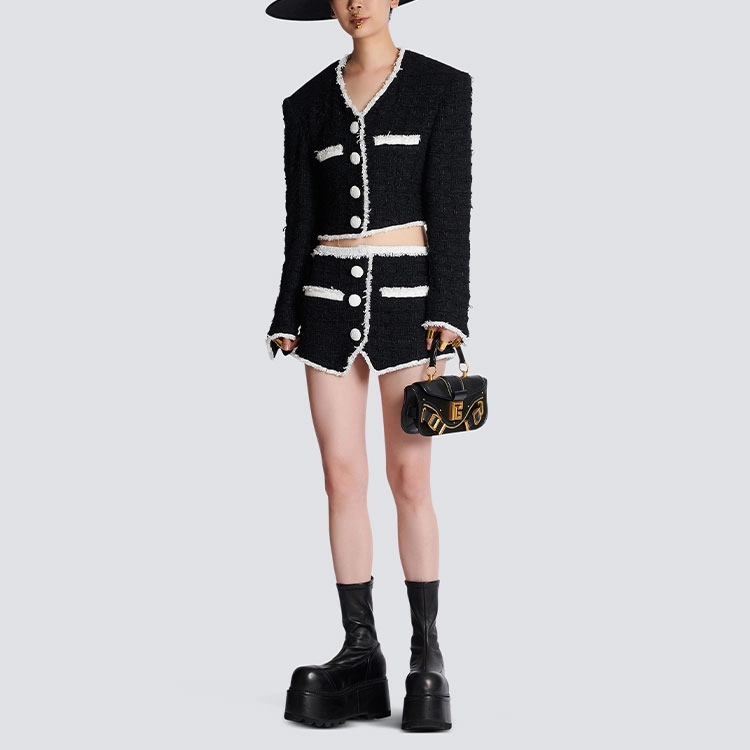 BALMAIN FW22 V
