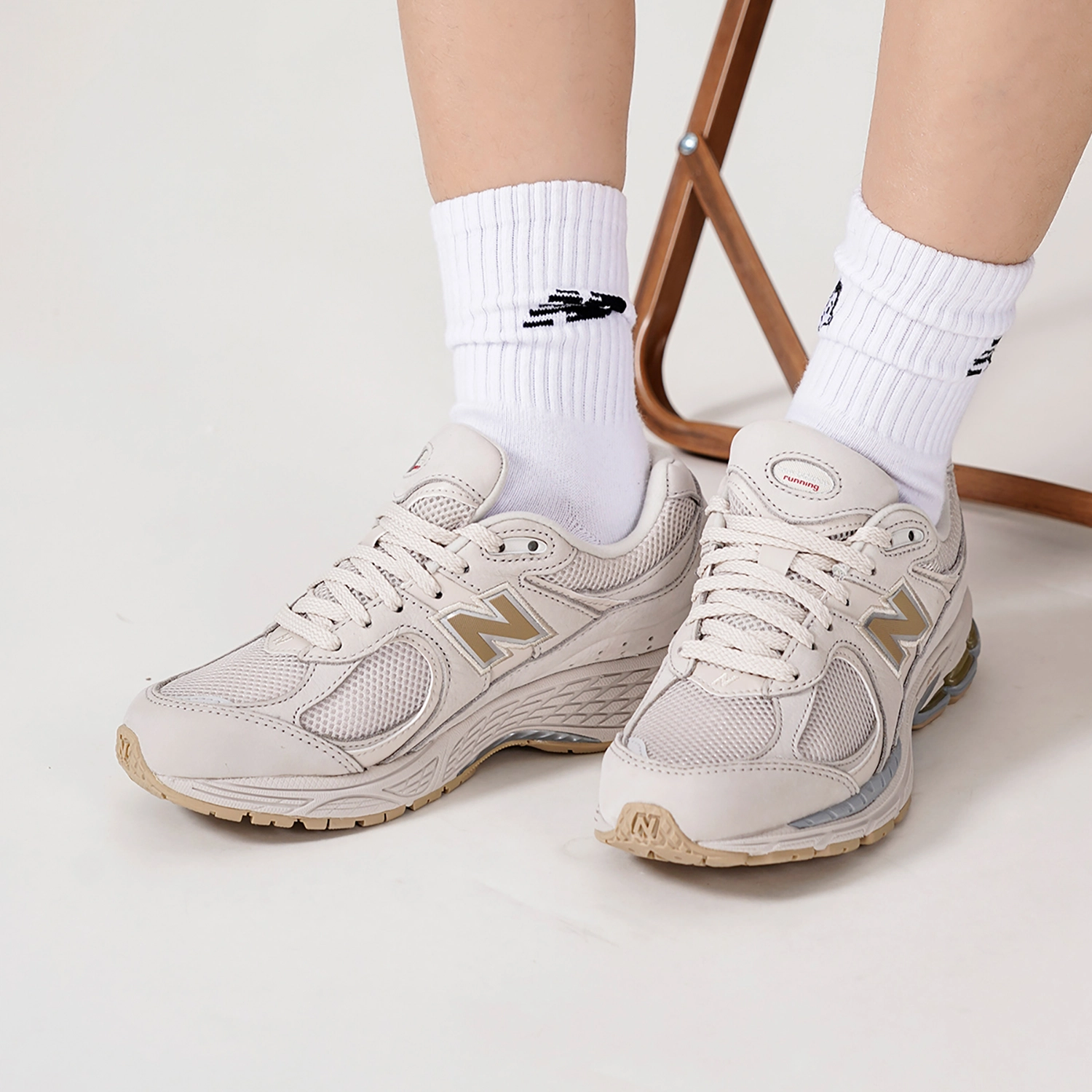 New Balance NB 2002R