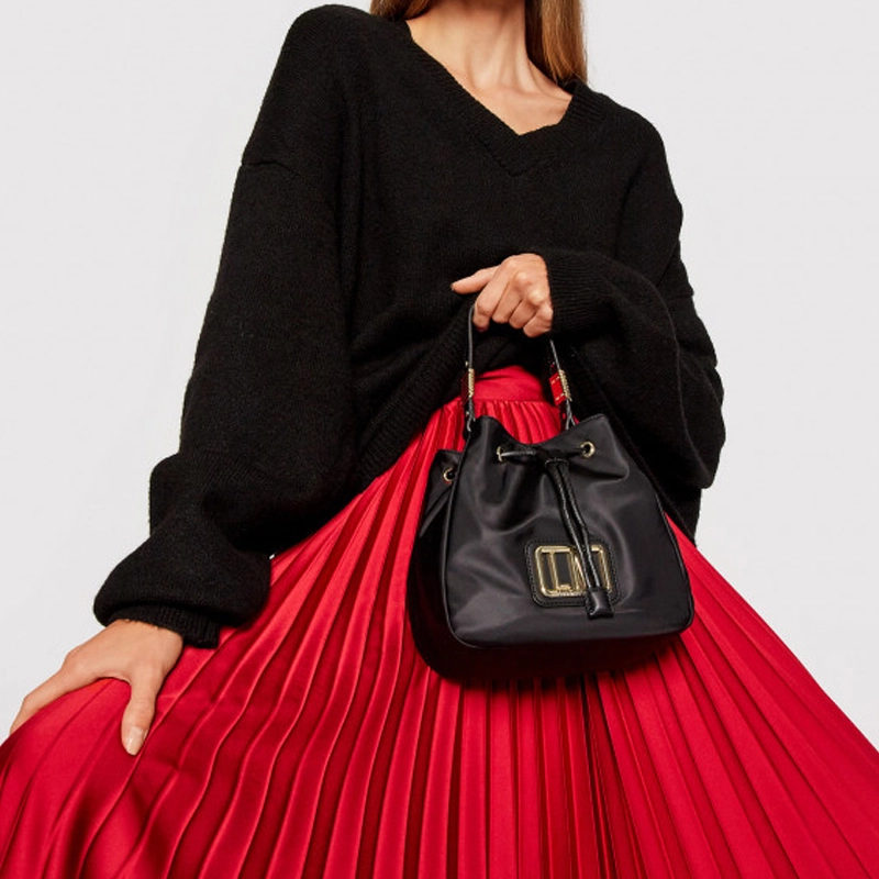 LOVE MOSCHINO