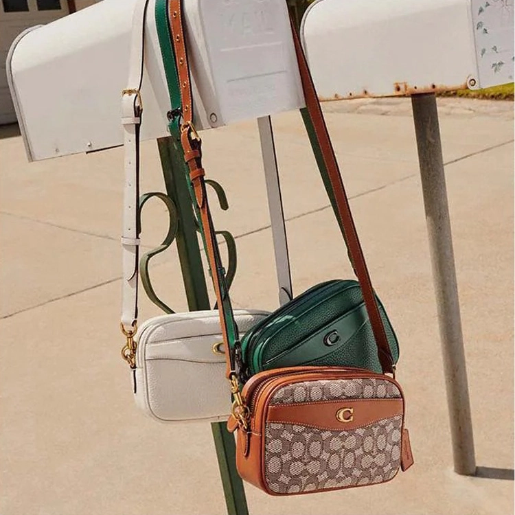 COACH Camera 23