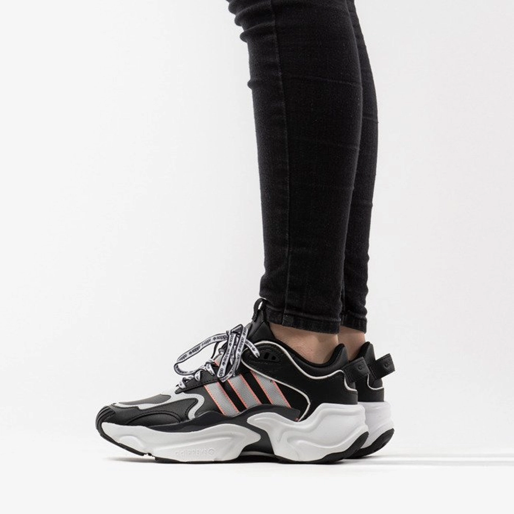 adidas originals Magmur Runner