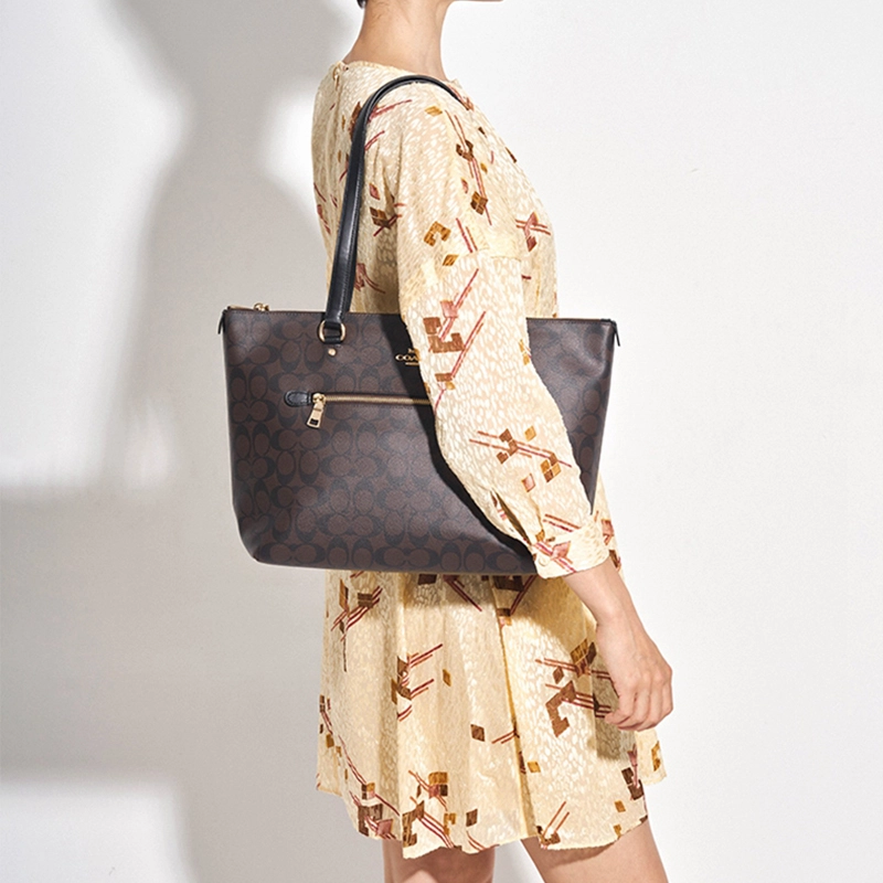COACH Gallery 32 Tote