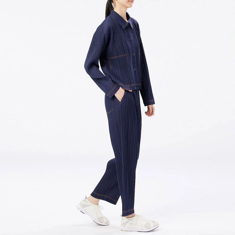 PLEATS PLEASE ISSEY MIYAKE