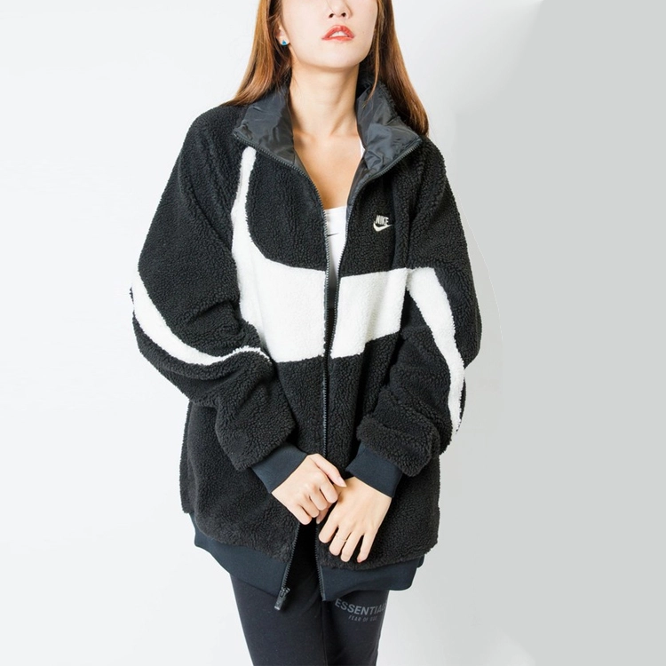 Nike Sportswear Swoosh Logo
